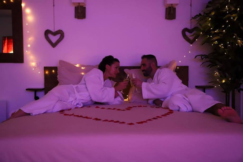 Love Room Unique - Sauna / Jacuzzi Charleville-Mezieres Bagian luar foto