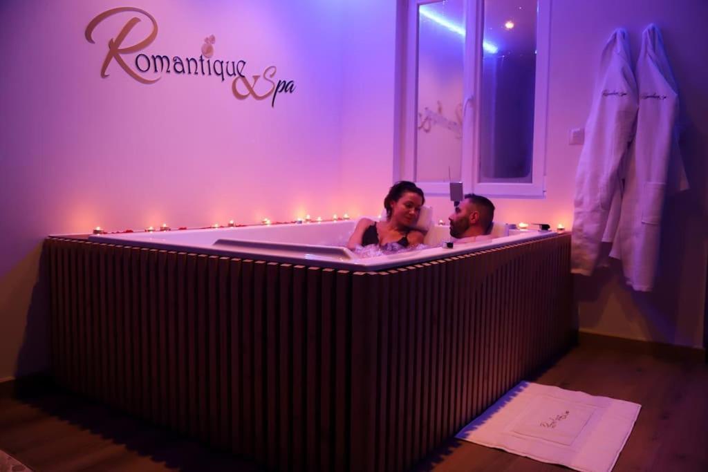 Love Room Unique - Sauna / Jacuzzi Charleville-Mezieres Bagian luar foto