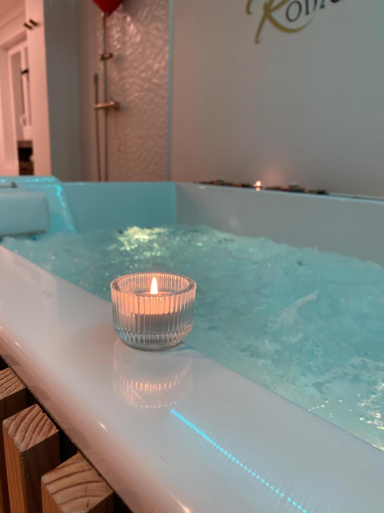 Love Room Unique - Sauna / Jacuzzi Charleville-Mezieres Bagian luar foto